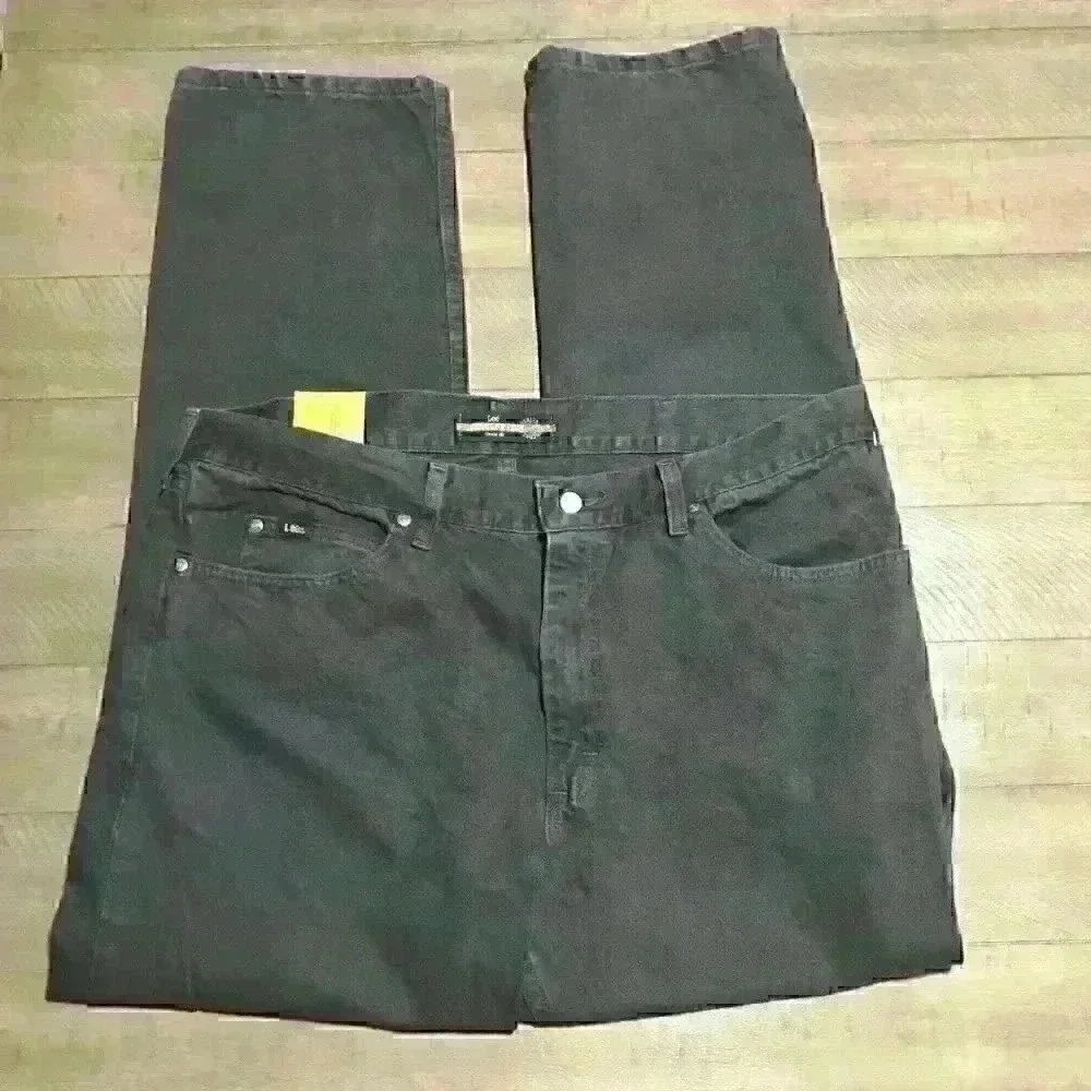 NWT Lee Regular Fit Straight Leg black marked‎ Irregular Sz 40x32